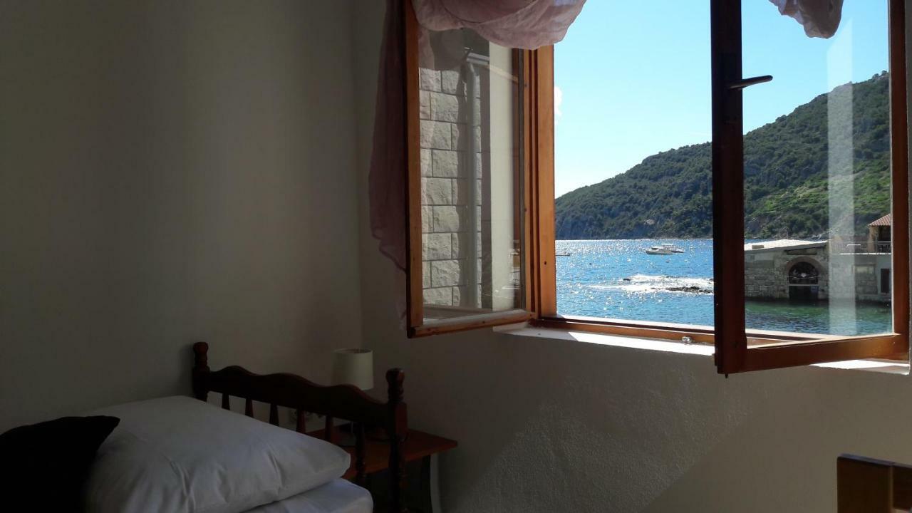 Anka'S Beach Komiža Esterno foto