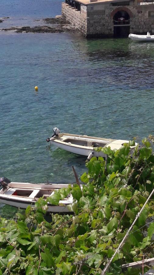 Anka'S Beach Komiža Esterno foto